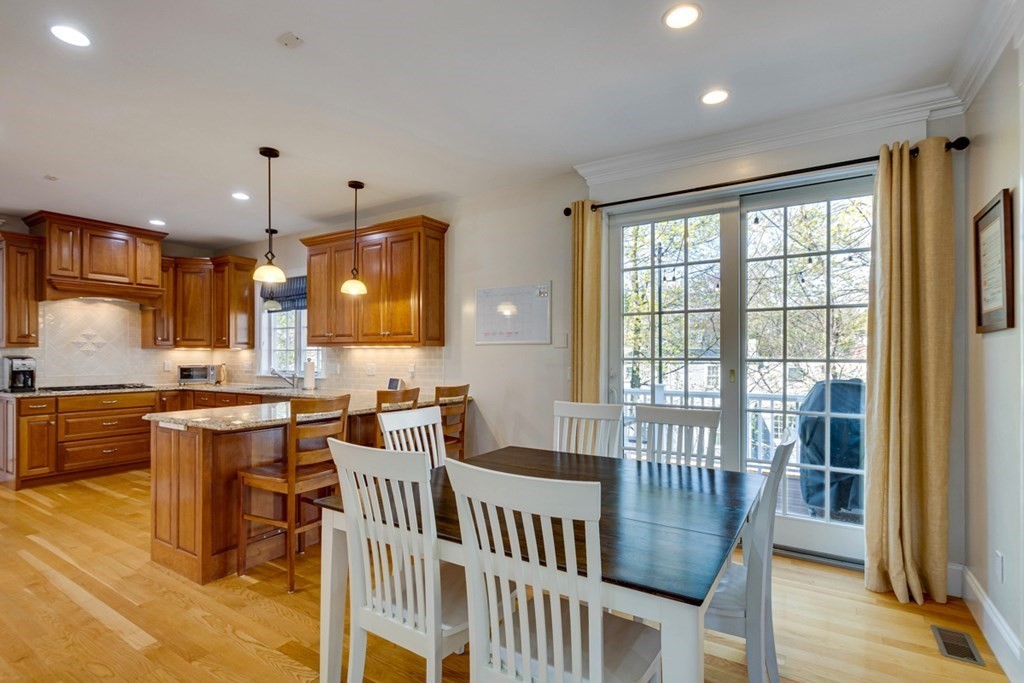 342 Hillcrest Road Needham, MA 02492 - Photo 7 of 33