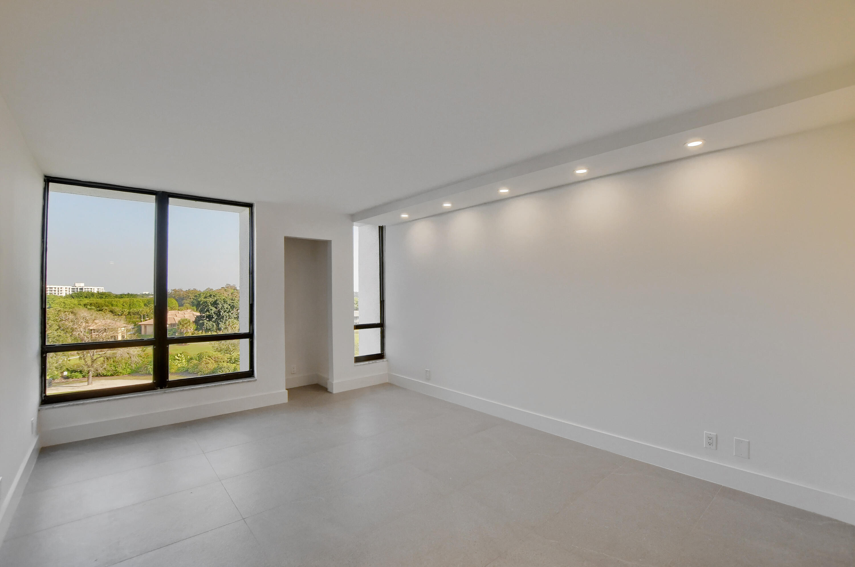 7738 Lakeside Boulevard, Unit 376 Boca Raton, FL 33434 - Photo 13 of 24 16_ebf_0765-hdr(5)