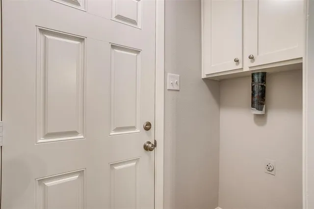 $1,975 | 144 Northwest Suzanne Terrace, Burleson, TX 76028