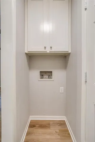 $1,975 | 144 Northwest Suzanne Terrace, Burleson, TX 76028