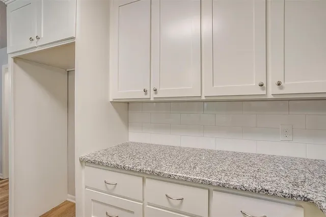 $1,975 | 144 Northwest Suzanne Terrace, Burleson, TX 76028