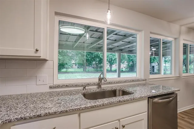 $1,975 | 144 Northwest Suzanne Terrace, Burleson, TX 76028