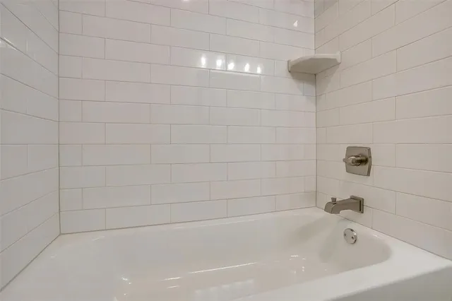 $1,975 | 144 Northwest Suzanne Terrace, Burleson, TX 76028