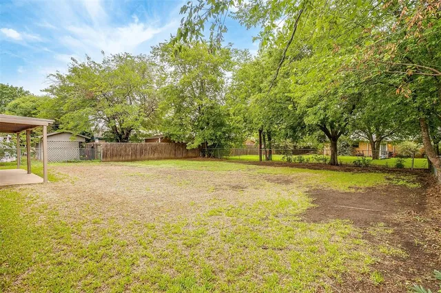 $1,975 | 144 Northwest Suzanne Terrace, Burleson, TX 76028