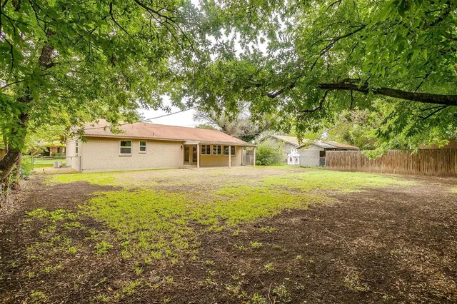 $1,975 | 144 Northwest Suzanne Terrace, Burleson, TX 76028