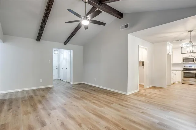 $1,975 | 144 Northwest Suzanne Terrace, Burleson, TX 76028