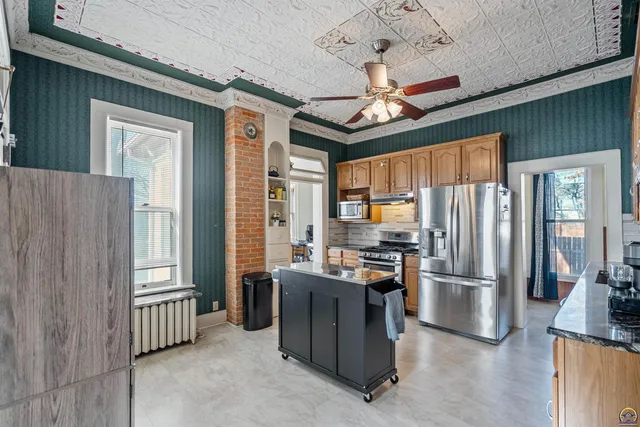 $251,900 | 900 North Buckeye Avenue, Abilene, KS 67410