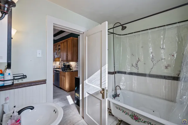 $251,900 | 900 North Buckeye Avenue, Abilene, KS 67410