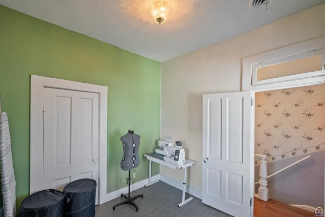 $251,900 | 900 North Buckeye Avenue, Abilene, KS 67410