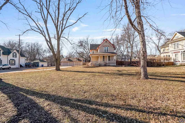 $251,900 | 900 North Buckeye Avenue, Abilene, KS 67410