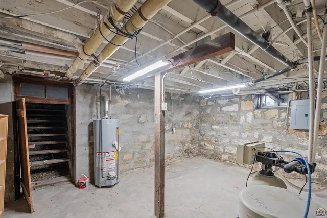 $251,900 | 900 North Buckeye Avenue, Abilene, KS 67410