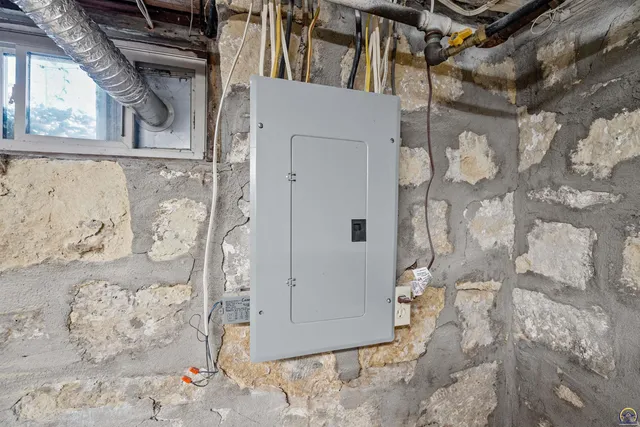 $251,900 | 900 North Buckeye Avenue, Abilene, KS 67410