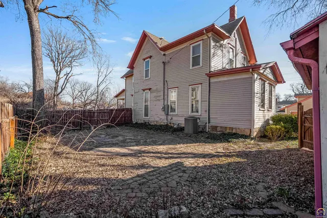 $251,900 | 900 North Buckeye Avenue, Abilene, KS 67410