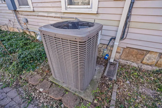 $251,900 | 900 North Buckeye Avenue, Abilene, KS 67410