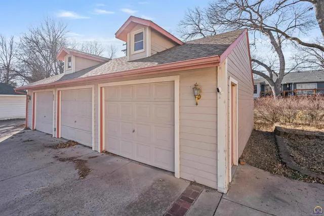 $251,900 | 900 North Buckeye Avenue, Abilene, KS 67410