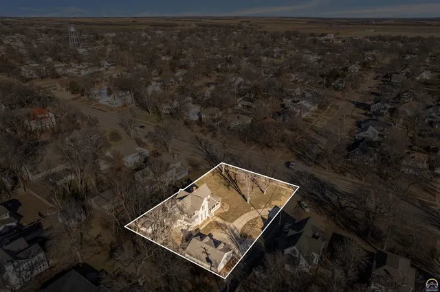 $251,900 | 900 North Buckeye Avenue, Abilene, KS 67410