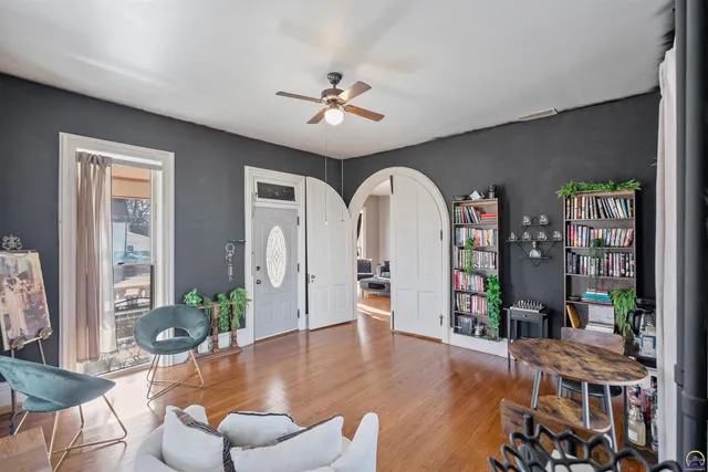 $251,900 | 900 North Buckeye Avenue, Abilene, KS 67410