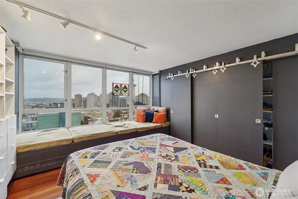 a very nice looking bedroom with a bed