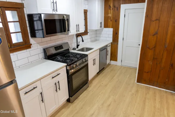 $1,500 | 11 Jefferson Street, Unit 1A, Schenectady, NY 12305