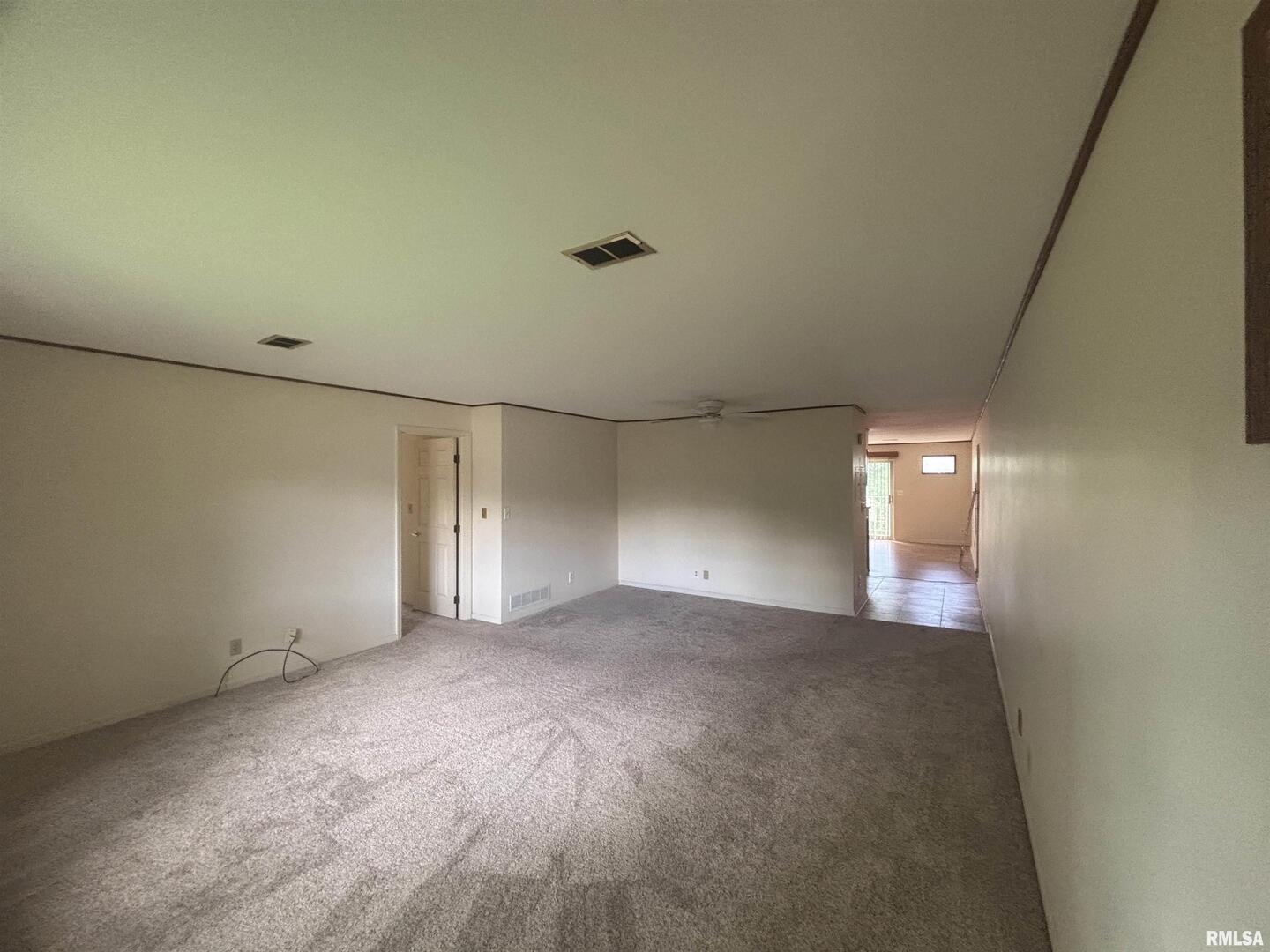 920 17th Street, Unit 28 Moline, IL 61265 - Photo 4 of 17