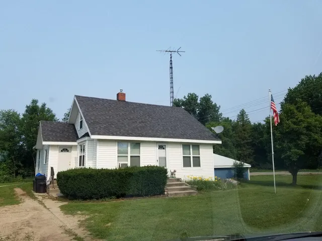 $199,900 | 2845 South Oceana Drive, Shelby, MI 49455