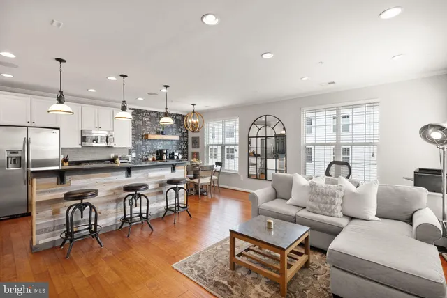 $3,100 | 9502 Lee Court, Manassas, VA 20110