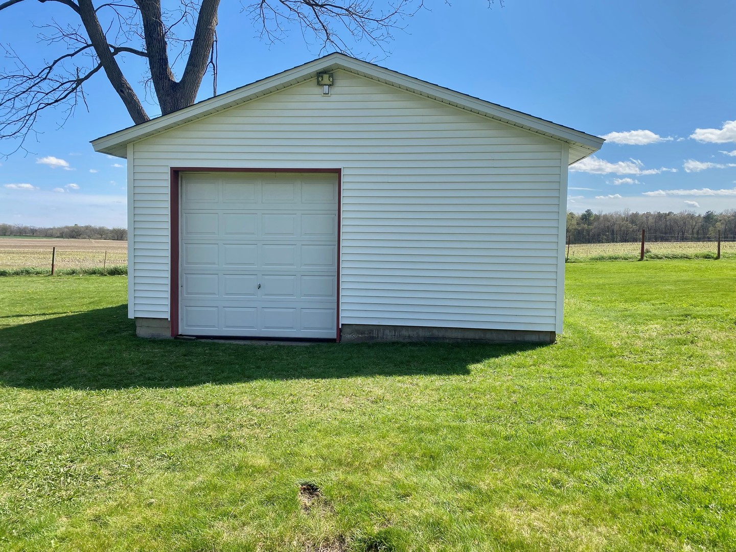 8274 Yale Bridge Road Rockton, IL 61072 - Photo 3 of 14 a view of a backyard