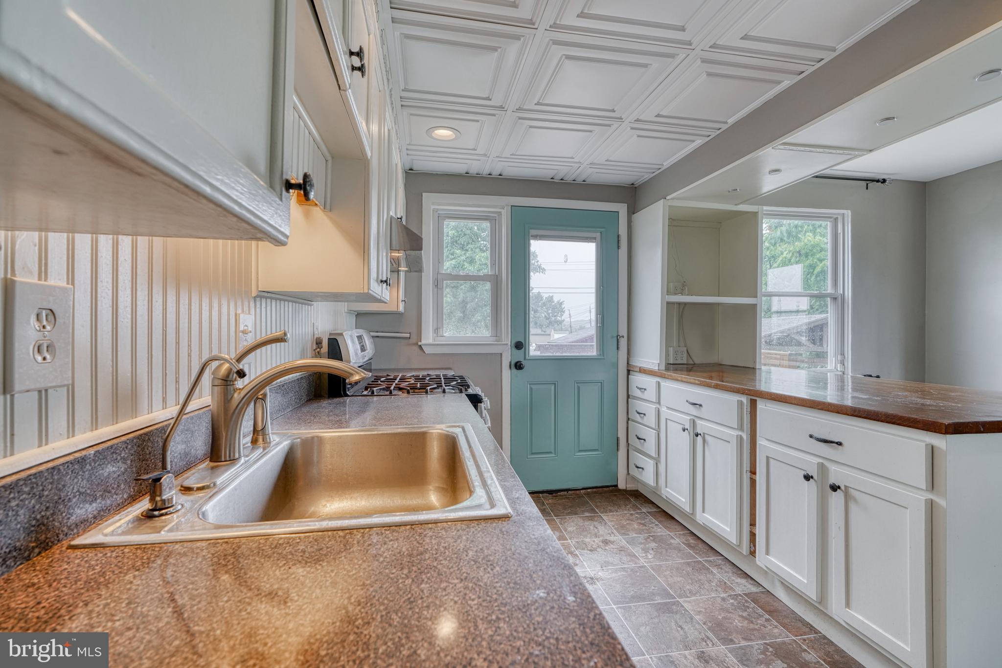2055 Inverton Road Dundalk, MD 21222 - Photo 13 of 45 Kitchen