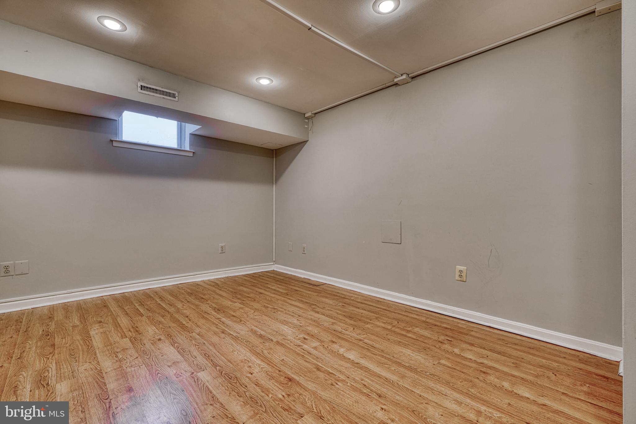 2055 Inverton Road Dundalk, MD 21222 - Photo 33 of 45 LL Rec Room