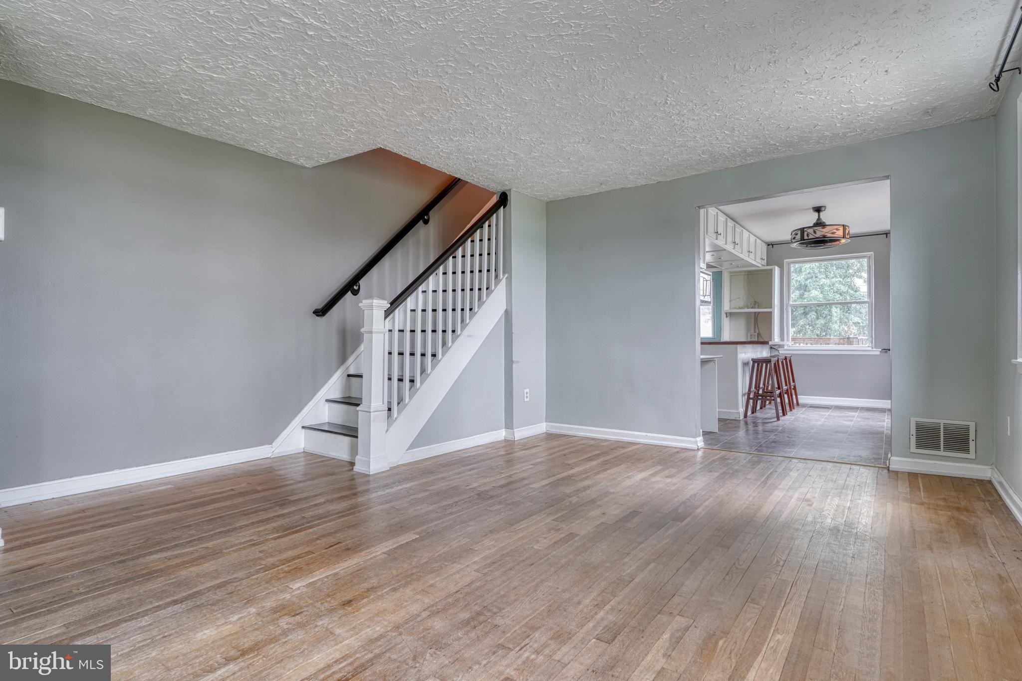 2055 Inverton Road Dundalk, MD 21222 - Photo 7 of 45 Living Room