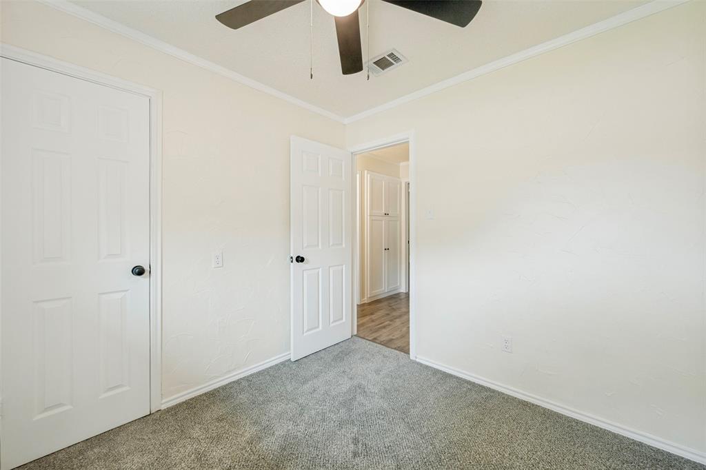 5901 Myers Road Arlington, TX 76017 - Photo 15 of 23 a view of hallway