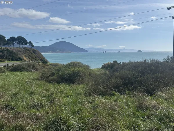 $399,000 | 440 5th Street, Port Orford, OR 97465