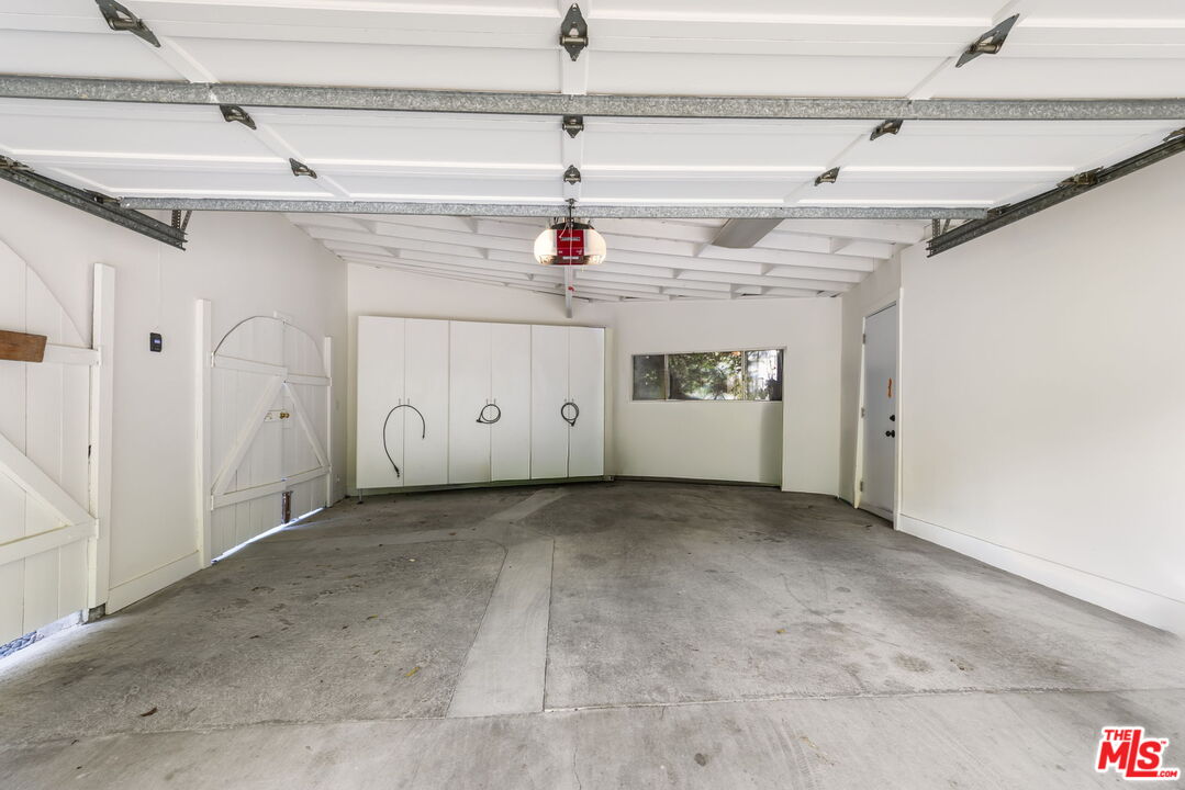 2601 Nichols Canyon Road Los Angeles, CA 90046 - Photo 24 of 27