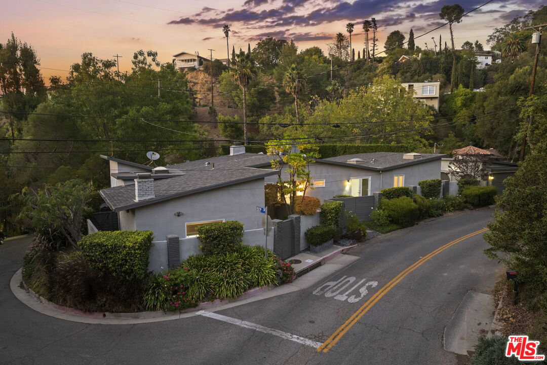 2601 Nichols Canyon Road Los Angeles, CA 90046 - Photo 25 of 27