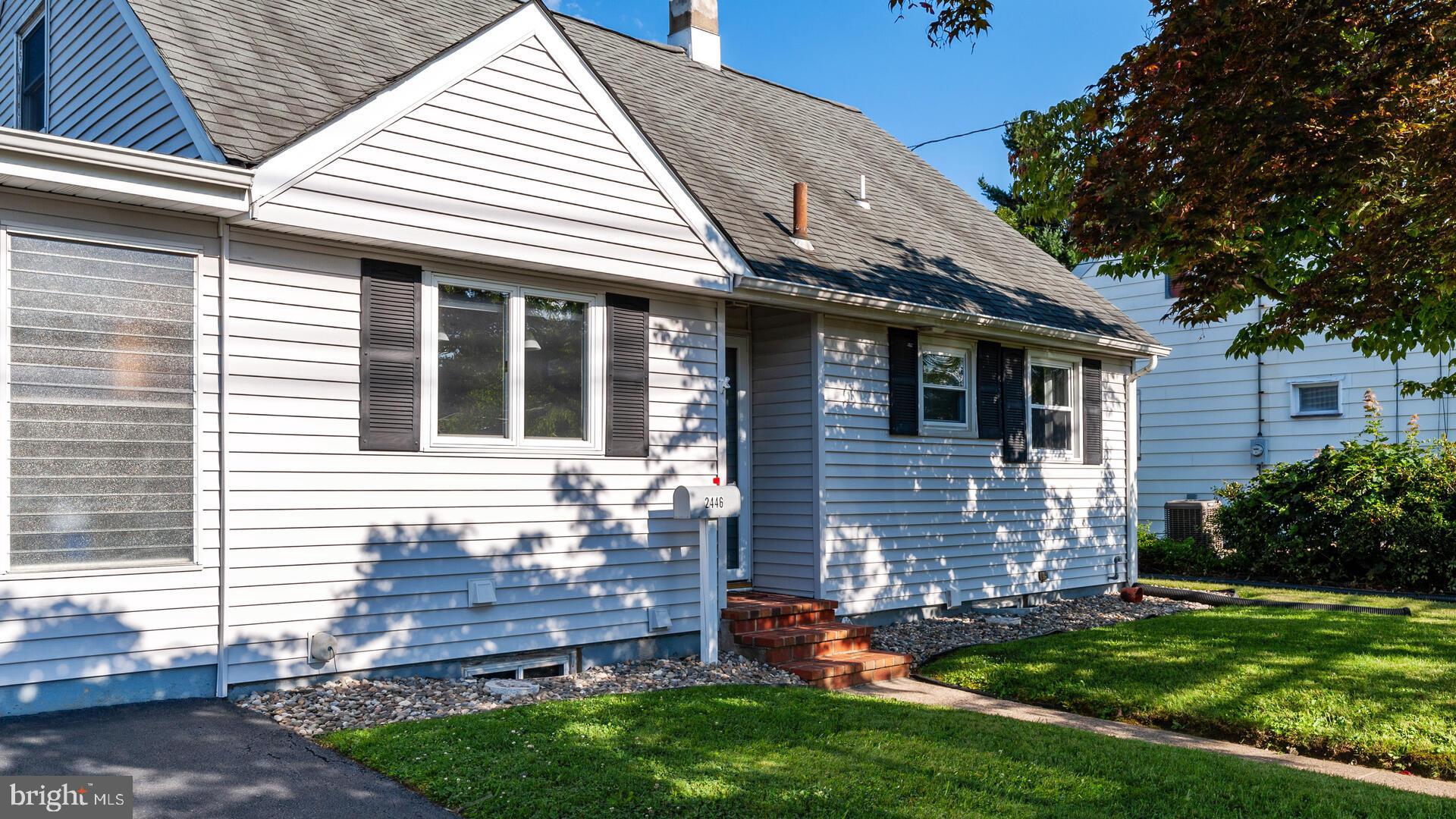 2446 Yardville Hamilton Square Road Hamilton, NJ 08690 - Photo 5 of 23 Gallery Image 5
