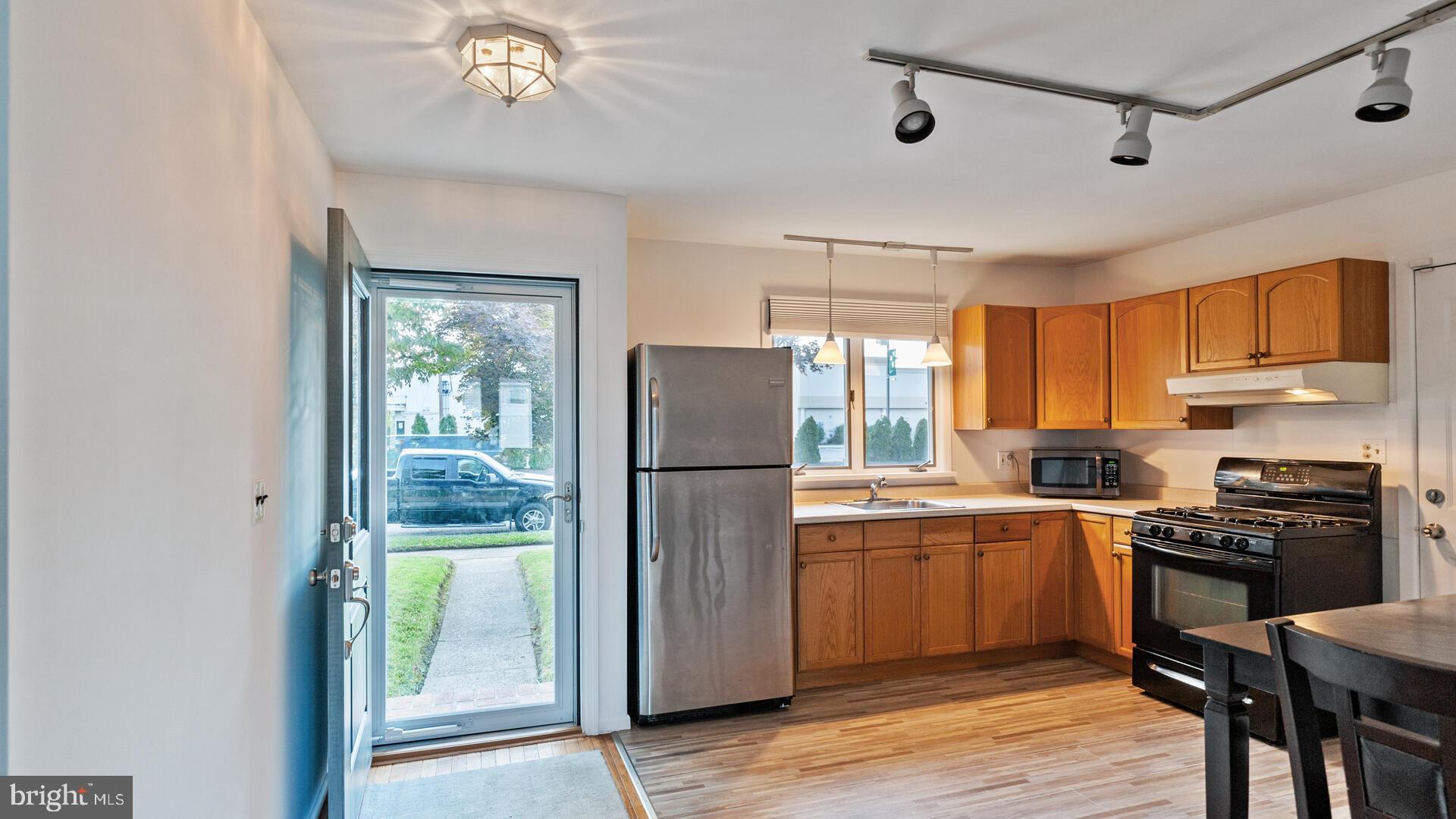 2446 Yardville Hamilton Square Road Hamilton, NJ 08690 - Photo 8 of 23 Gallery Image 8
