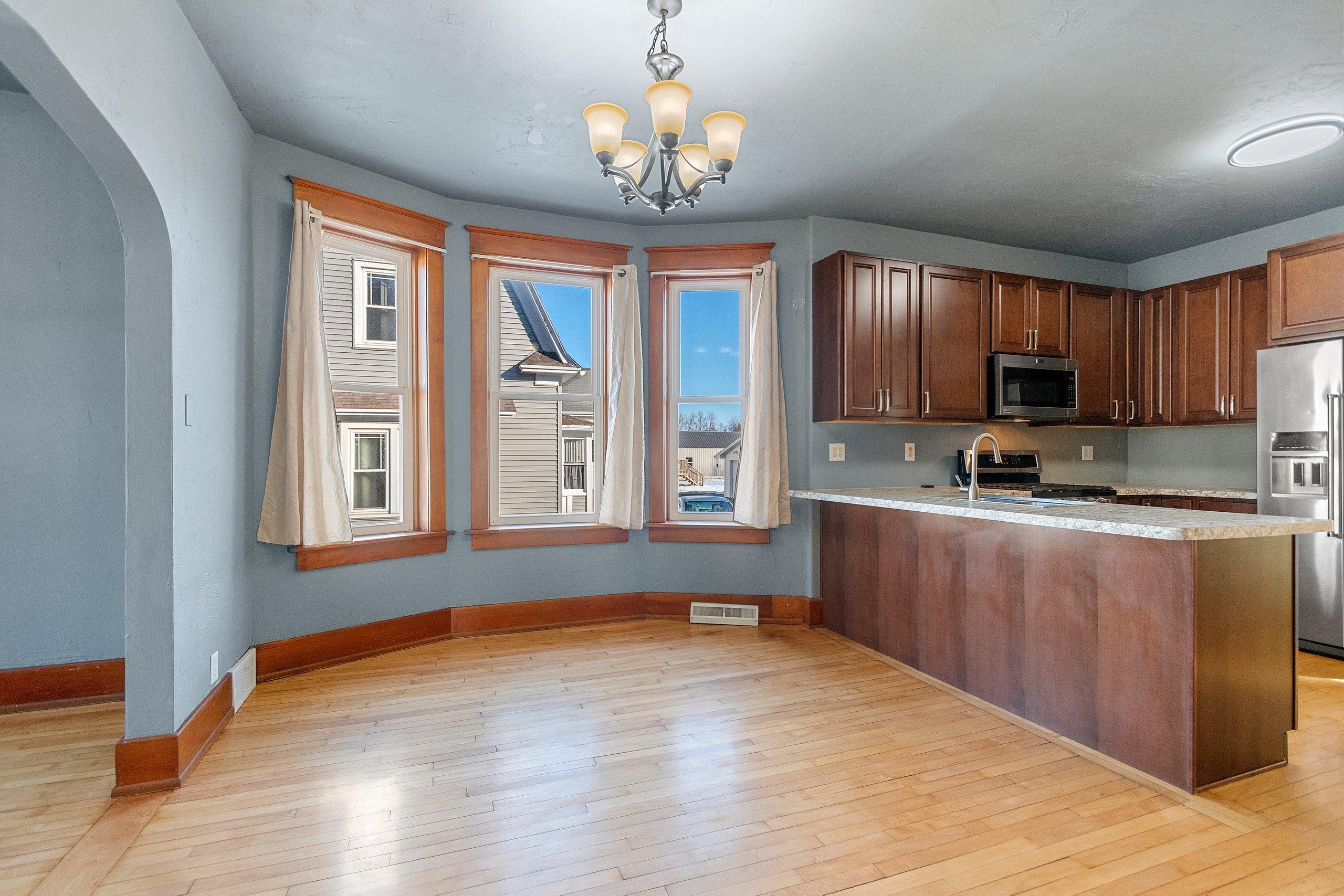 534 North Main Street Seymour, WI 54165 - Photo 4 of 32