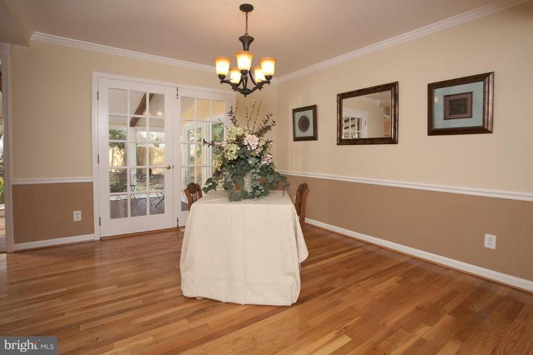 8203 Jeb Stuart Road Potomac, MD 20854 - Photo 2 of 22 Dining Room