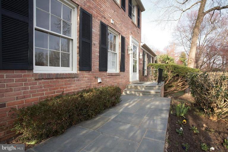 8203 Jeb Stuart Road Potomac, MD 20854 - Photo 10 of 22 Exterior #2