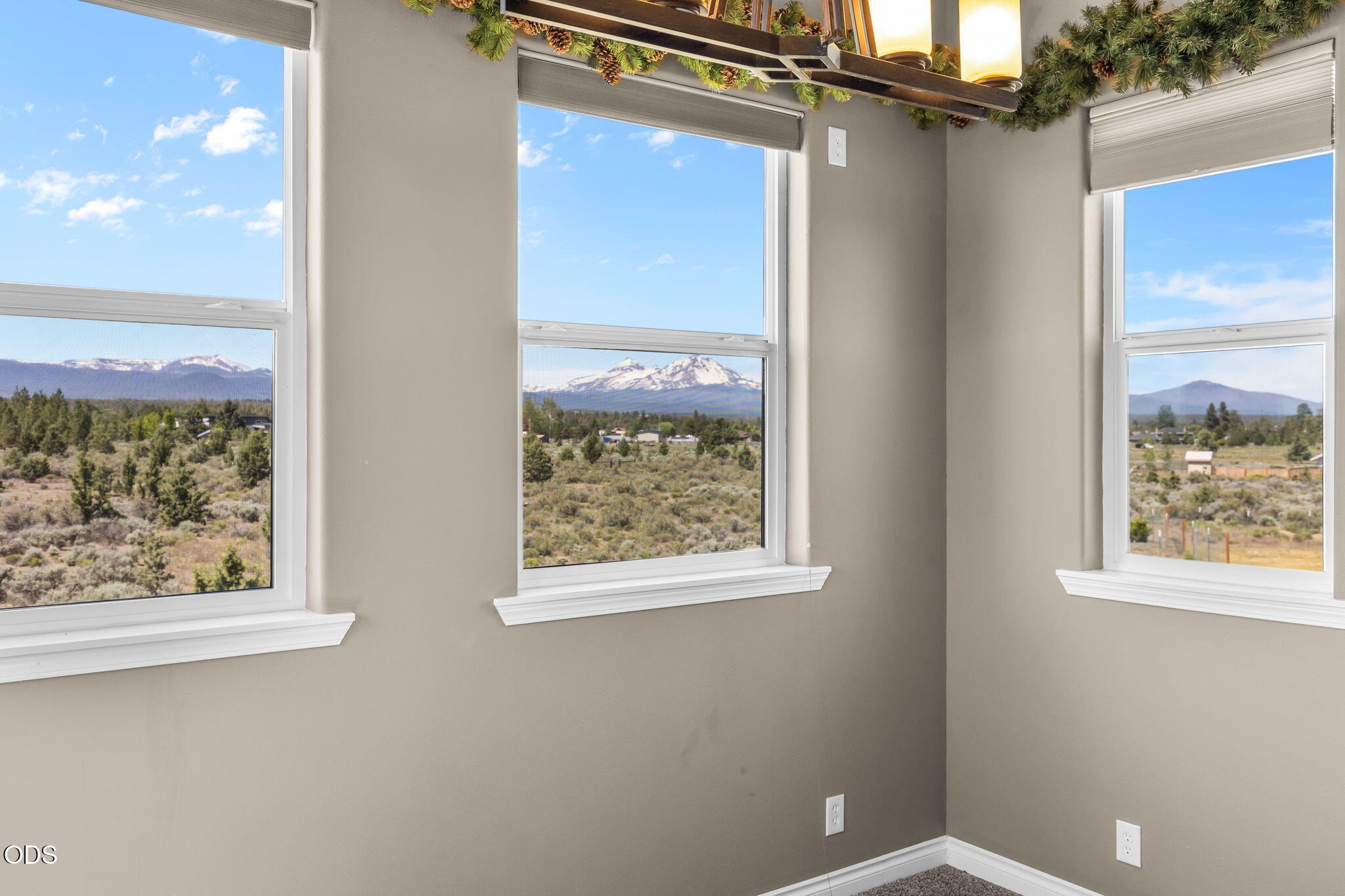 66967 Lance Road Bend, OR 97703 - Photo 29 of 58