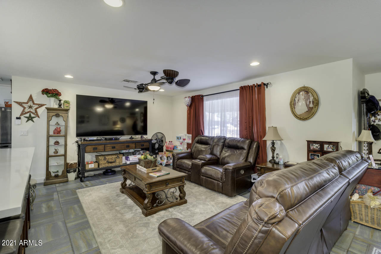 38 West Fremont Rd. Phoenix, AZ 85041 - Photo 6 of 32 06-Fremont