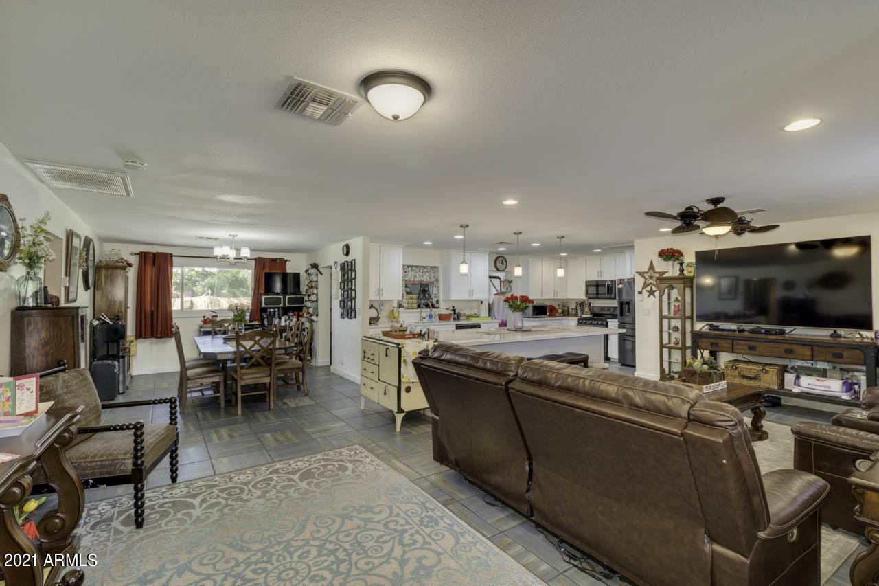 38 West Fremont Rd. Phoenix, AZ 85041 - Photo 7 of 32 07-Fremont