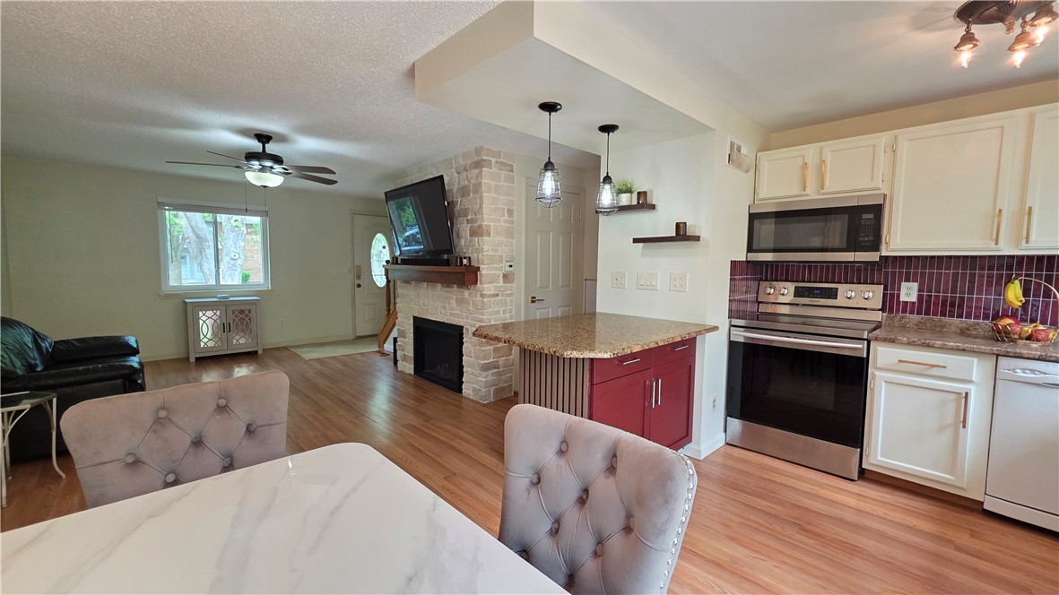 408 Fox Run Gates, NY 14606 - Photo 3 of 18