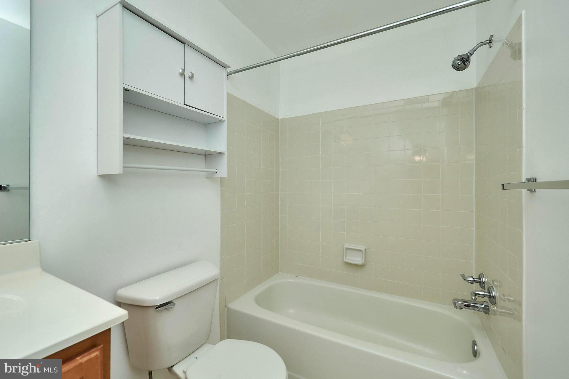 1793 Jonathan Way, Unit J Reston, VA 20190 - Photo 17 of 21 Bath