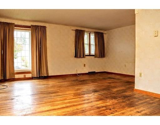 5 Dixfield Road Worcester, MA 01606 - Photo 5 of 14 Gallery Image 5