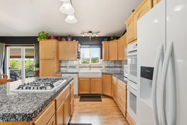 $889,900 | 6211 North Blue Skies Street, Newman Lake, WA 99025