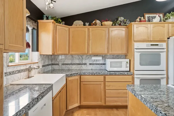 $889,900 | 6211 North Blue Skies Street, Newman Lake, WA 99025