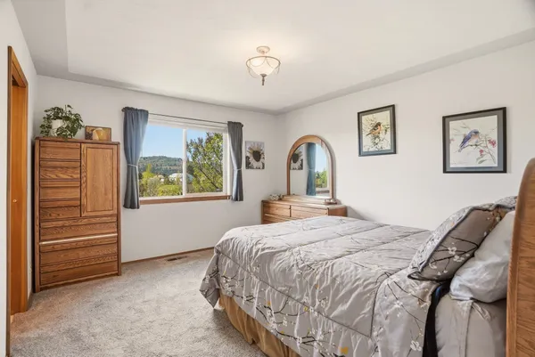 $889,900 | 6211 North Blue Skies Street, Newman Lake, WA 99025
