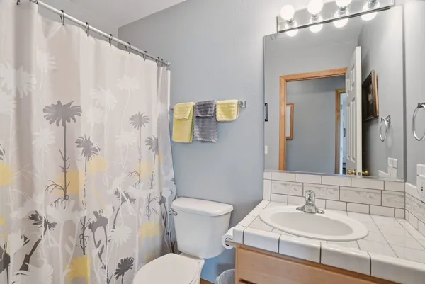 $889,900 | 6211 North Blue Skies Street, Newman Lake, WA 99025