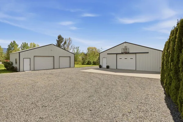 $889,900 | 6211 North Blue Skies Street, Newman Lake, WA 99025